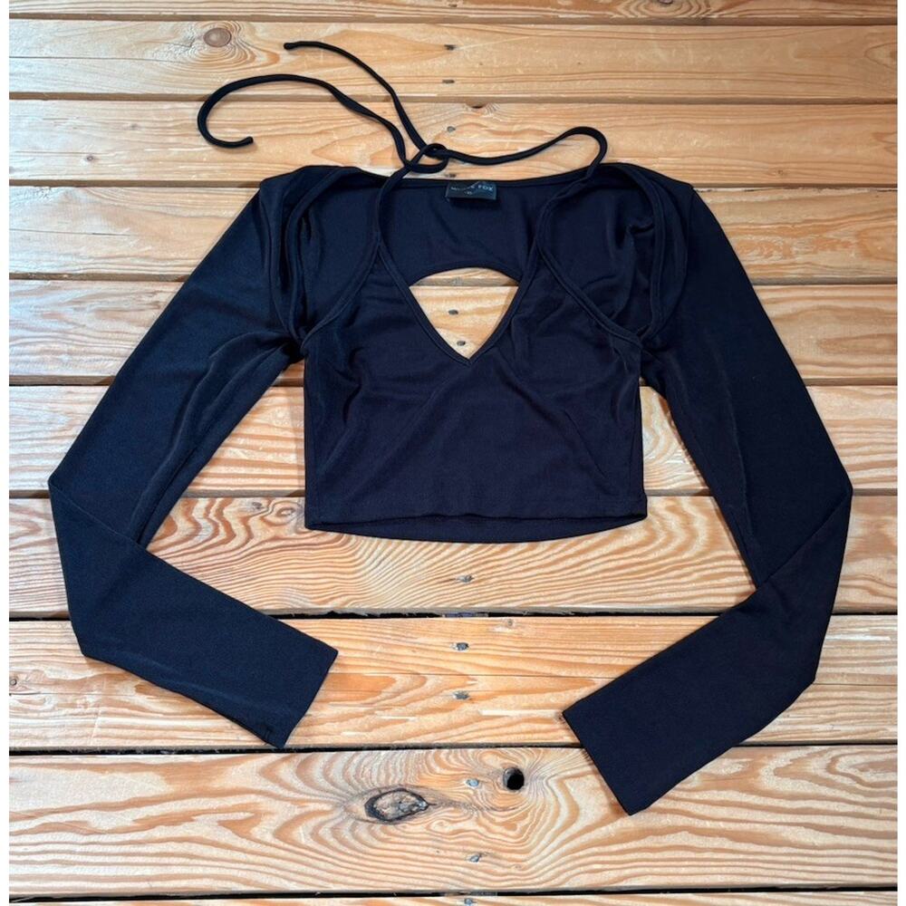 White fox Women’s Peekaboo Long Sleeve Crop Top Size XS Black AA